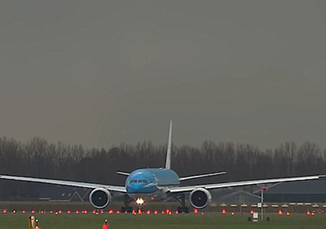 plane lightning