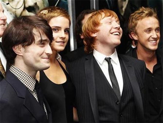 harry potter return to hogwarts emma watson trailer release date