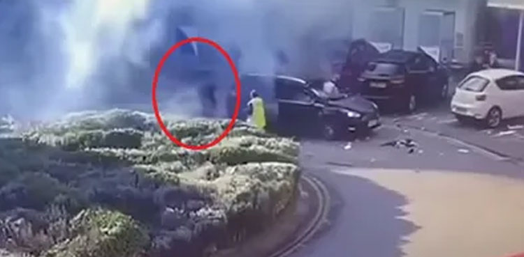 Watch Taxi Driver Escapes Car Explosion After Locking Bomber Inside 